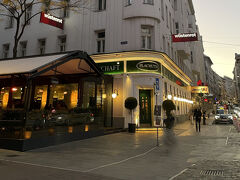 ホテルに戻りお土産の整理と休憩を取りました。夕食は18：30の予約をしたターフェルシュピッツの名店プラフッタで頂きました。前回のウィーン訪問時にも体験したレストランです。