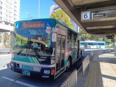 バスで中田島砂丘を目指します。