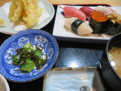 晩御飯にはお寿司屋さんで