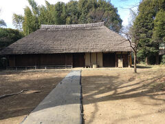 地域センターに隣接して有形文化財の古民家、旧森田家住宅があります。
写真撮影ミッションのため、そこまで足を伸ばしました。
このエリアでのミッションを片付けたあと、次のミッションのため西へ向かいました。
