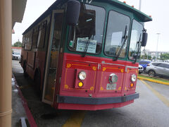 12：37［25］Kマート13：48→ホテルニッコーグアム14：05　　タモンシャトル、北廻り　＄7.00-/人