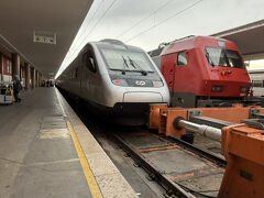 サンタ アポローニア駅

本日は、ポルトガル高速鉄道（特急アルファ）に乗り、ポルトへ向かいます。