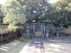 霊厳寺松平定信の墓　十八世紀中、御三卿田安宗武（徳川八代将軍吉宗の三男）の七男として生まれ、白河藩第三代藩主となる。老中首座として寛政の改革を行う