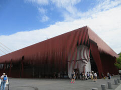 てくてく歩いて、「ねぶたの家　ワ・ラッセ」に到着！