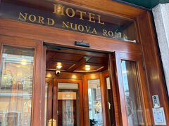 9:00
Hotel Nord Nuova Roma

チェックインは16時なので荷物を預けて身軽になって市内観光へ出発です♪(#^^#)ﾜｸﾜｸ
