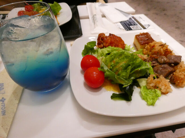 10月23日 1日目<br /><br />羽田空港第2ターミナルからの出発です。<br />木曜の夜ということもありターミナルもラウンジも空いていて快適でした。