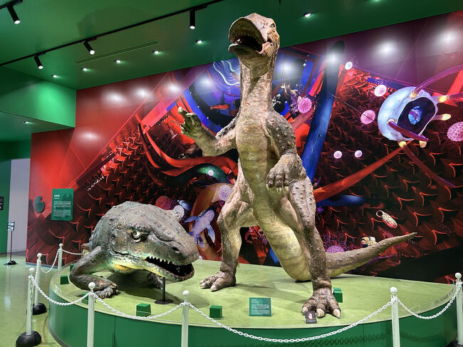 太陽の内部は「生命の樹」。１年前に太陽の塔の中に入って見学しましたが、すごかったですね。