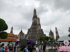 暁の寺、ワットアルンへやってきました。