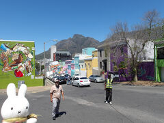 やって来たのはコチラ。
ボ・カープ。
カラフルな家々が並んでいます(^_-)-☆。