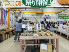 柿の出荷量全国2位の奈良県。
1位は和歌山県で、我が愛知県は5位だとか。

和歌山県橋本市のJAの産直市も、たねなし柿まつりで柿まみれ状態。