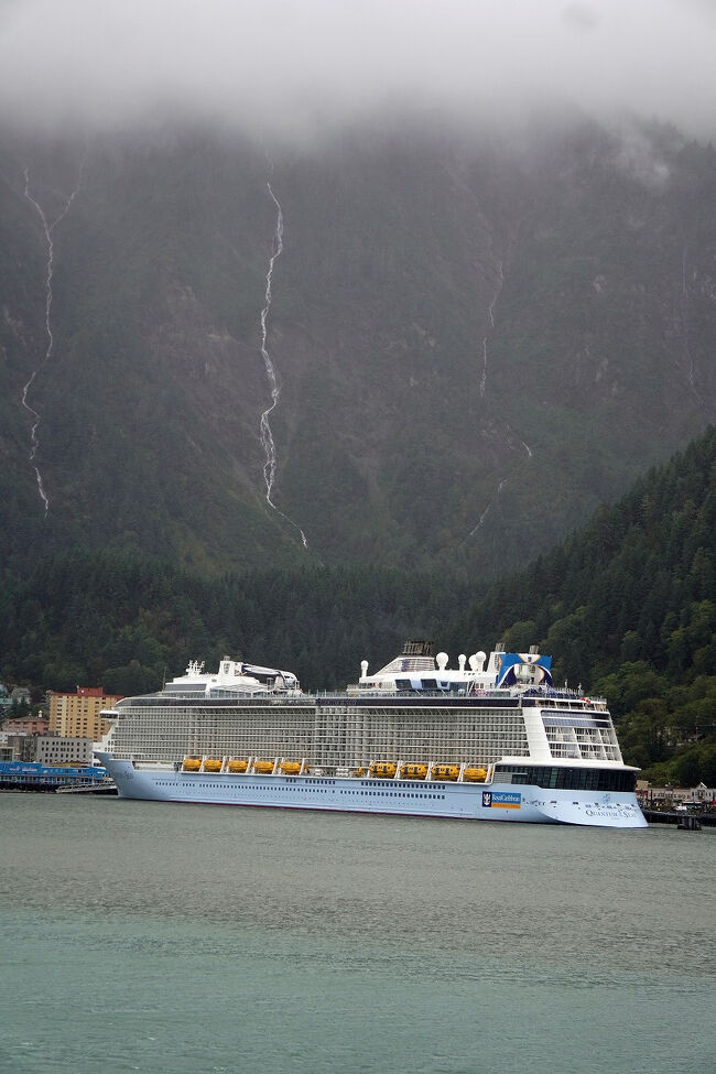 168,666トンの巨体は全長347.10メートルにも及びます。