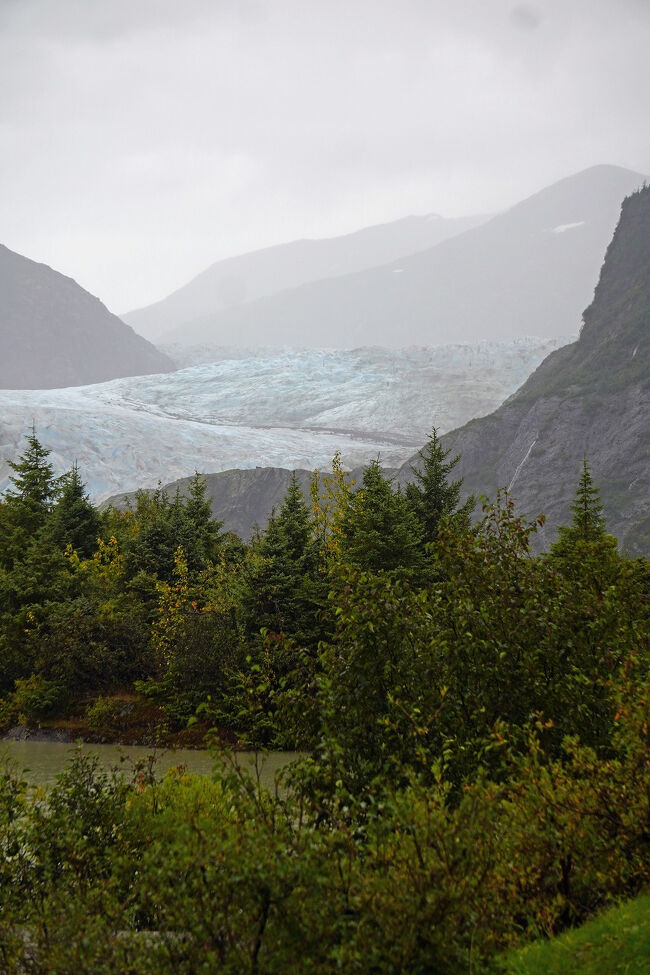 これまでスイスアルプスやフランスのシャモニーや中国の玉龍雪山で氷河を見たことはありました。もっと近くまで行けると思っていたのですが、意外に離れた場所だったのには少しがっかりです。