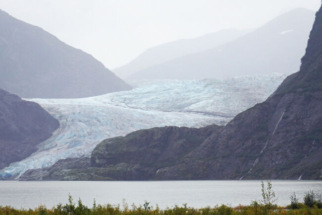 氷河へはこれ以上近づくことが出来ません。いったい何年前だったらこの辺りまで氷があったのでしょうか？