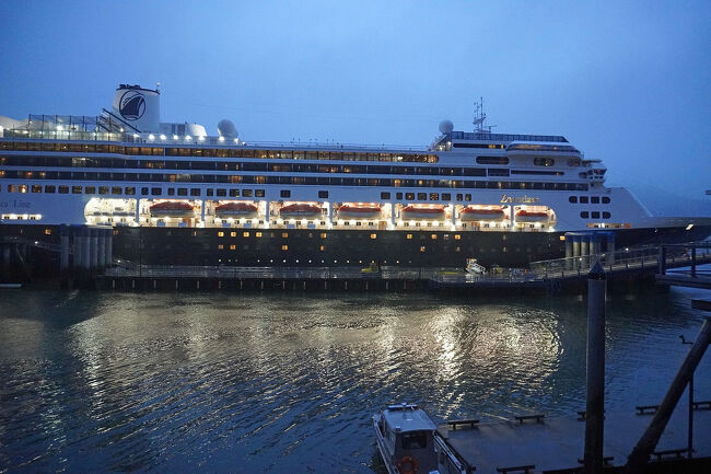 「バンクーバー」からずっと同じルートを航行しているザーンダムもそろそろ出港のようです。