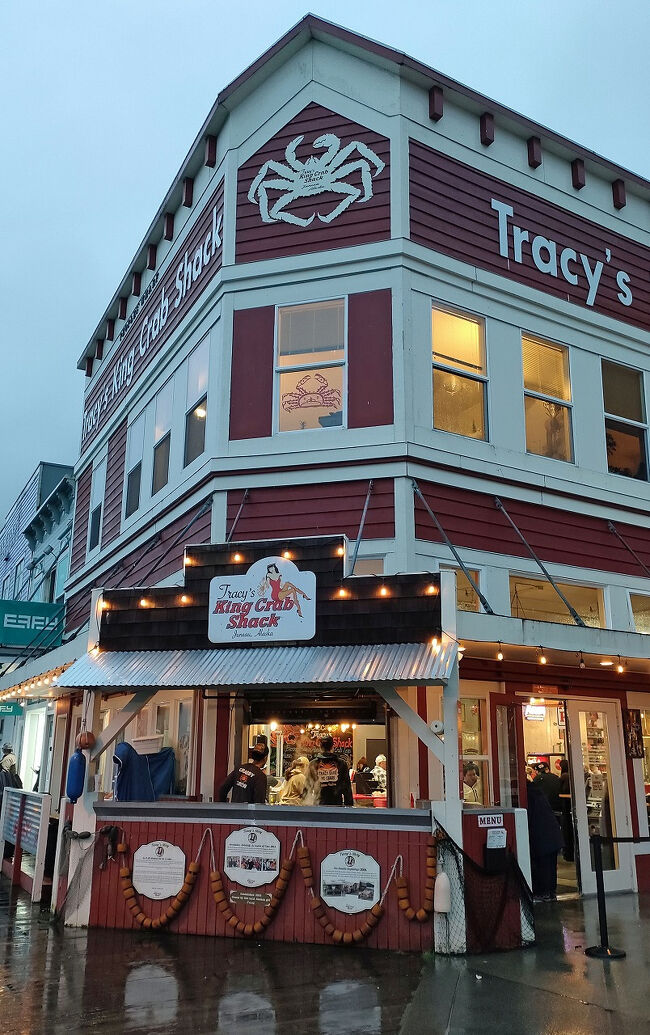 70歳を超えてその食欲で大丈夫だろうかと心配になりますが、この店は本当に美味しかったです。夕方になって程よく空いている雰囲気も夜方です。