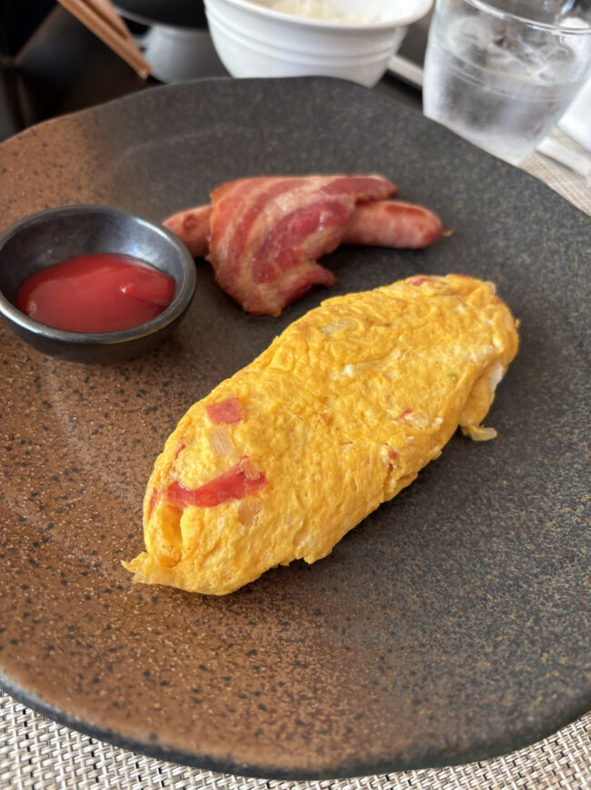 夫のオムレツ。