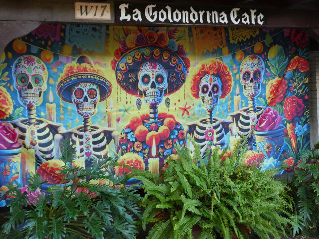 明日から死者の日のイベントが始まるようです。<br />映画のリメンバー・ミーが大好きなのでイベントも見てみたかったです。