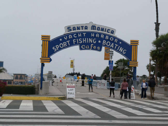 せっかくのサンタモニカですが天気が今ひとつ。<br />雨が降っていないだけ良しとしましょう。