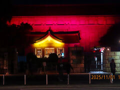 その道路向かいの『東京国立博物館』もライトアップ。