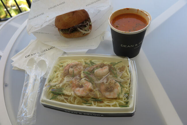 冷製エビパスタと思ったら<br />フライドサイミンでした！<br /><br />ガーリック味で美味しかったお薦めです