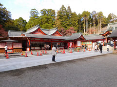 流石に熊本を代表する神社です．本殿もとても立派．