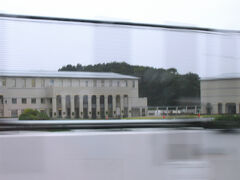 大塚国際美術館（徳島県鳴門市鳴門町）
世界の美術館が所蔵する約1,000点の世界の名画が、陶板で原寸大に再現されています。