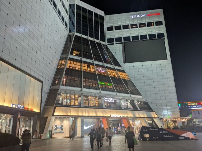 食後はDOOTAMALLのNoBrandでショッピング<br />職場の差し入れのお菓子を購入