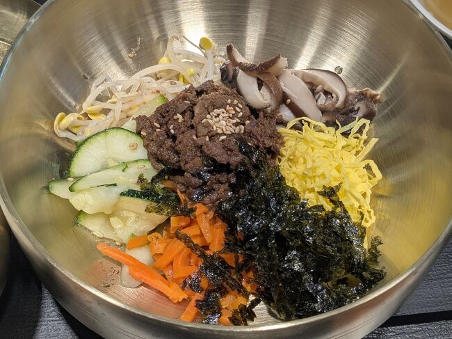 ビビンパッ<br />そんなに待たずして出てきた<br />期待していなかったが味もそこそこいけた