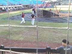 球場に入ると三木監督の姿が！