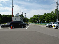 9時過ぎにオホーツク流氷館に到着！北見から、メルヘンの丘に寄っても、1時間ちょっとでした。無料の駐車場にクルマを停めて、中に入って見ましょう。
