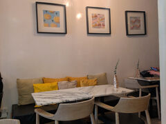 10:30Openなのでチャオプラヤー川沿いのMake Me Mango Tha Tianへ。
