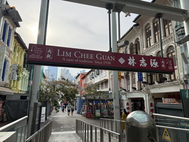 8：40 チャイナタウン着<br />まだ朝早いのでお店はあまり開いていません。<br />壁画など楽しみながら歩いていく。