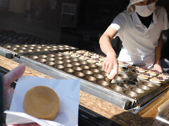 金時の甘太郎焼き


駅から参道にはいってすぐ、行列のできる今川焼きのお店です。
まずここで買って、食べながら参道をぶらぶら歩くのがいつものコース。

https://www.nrtk.jp/enjoy/attraction/01.html