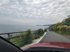 愛車 “Mかぷっ号” で真鶴道路を南下中。