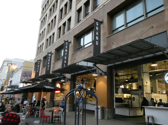 最後にグランド セントラル マーケットに寄りました。<br />ここは1917年から続く歴史のあるマーケットで建物も素敵でした。