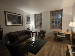 階は違うけど同じ作りの部屋。
「196ビショップスゲート」
2ベッドルームとリビング、キッチン付。
立地がいいし、広くて快適だったので同じホテルにしました。
部屋の詳細は去年書いたので、端折ります。