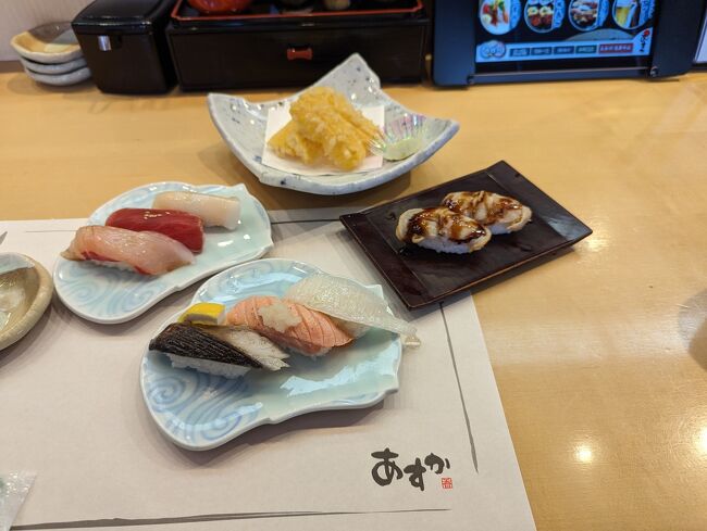 ちょうど昼時となったので、青森駅近くの商店街にある寿司屋でランチ！<br />この時期の津軽海峡の海鮮はたまりません笑