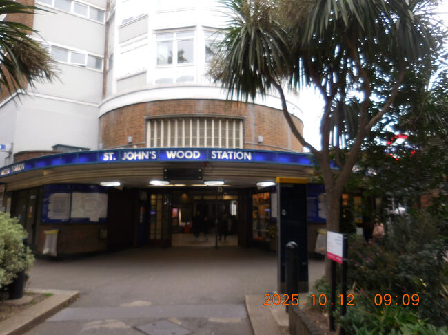 アビーロードでこの旅での観光は終了。<br />再びジョンズウッド駅に戻って地下鉄で移動。