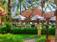 6月12日（木）

☆グリヤサントリアン＜151号室＞

今日は特に用もないので、今朝は8時とゆっくり起床
とてもいい天気で空が青い。