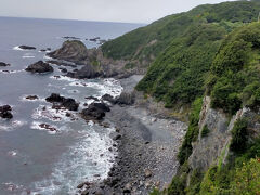 土佐清水市の南西端「西の足摺岬」ともいわれ、素晴らしい景観を見ることができます

ここに来たら、「恋が叶う」らしい
叶崎だけに…