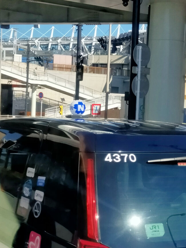 バスの中から<br />味の素スタジアムを望んで