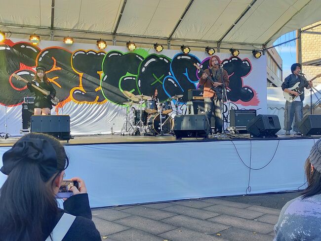 バンド　良い<br />ドラムがいい<br />ラルクアンバレノ　と言ったかなぁ