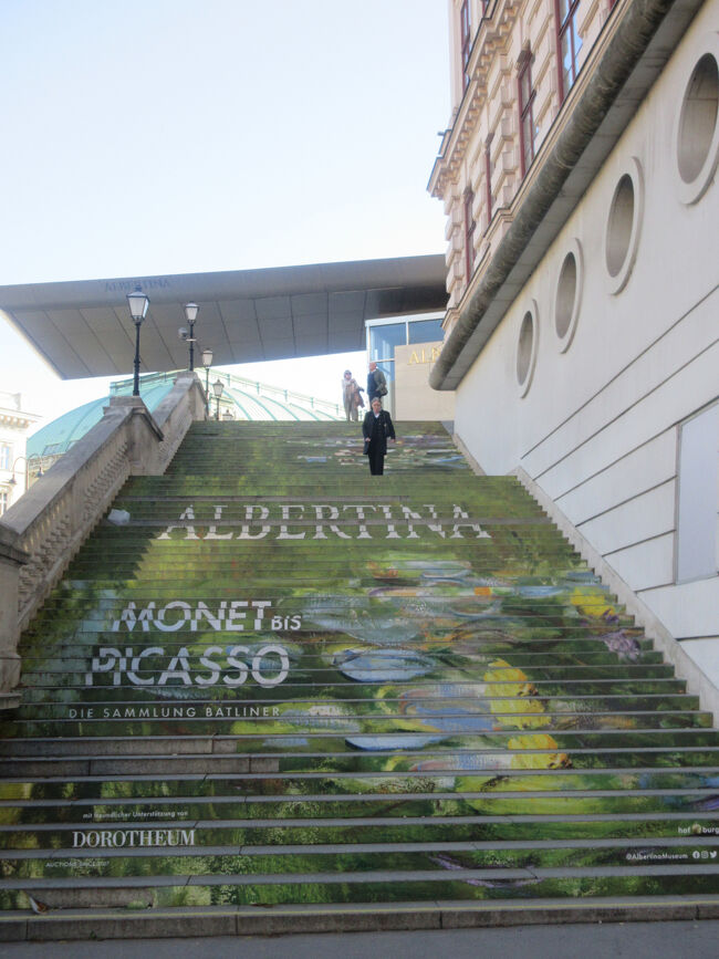 シシィミュージアム、写真撮影は禁止だと思っていたので一切撮らなかったのですが、写真撮影ＯＫだったみたいですね。<br />知らなかった～。ＯＫならば、写真撮りたかったです。ドレスとか、とても素敵だったので。