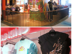 フライトは11:05。
いつも空港で仕上げのローカルフードを食べるのが楽しみなのですが、今回は朝食付き。
デザート系は11時過ぎだったりするので、フードコートに行ってもなぁ。

空港に来るのが早すぎたか…思いながらブラブラしてると「ハードロック・カフェ」のTシャツが目に留まる
フレンチスリーブの黒のTシャツ、買っちゃいました～♪45ドル