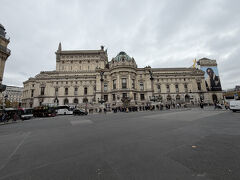 パレ・ロワイヤルからオペラ・ガルニエへ。