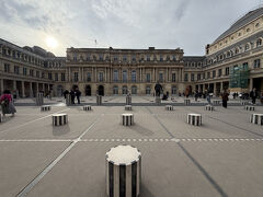 ノートルダム大聖堂からパレ・ロワイヤルへ。