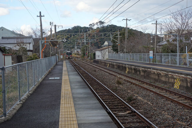 初めて降り立った道成寺駅のホーム。