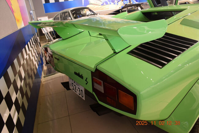 リアのテールは二種類あってこのタイプが個人的には好み。