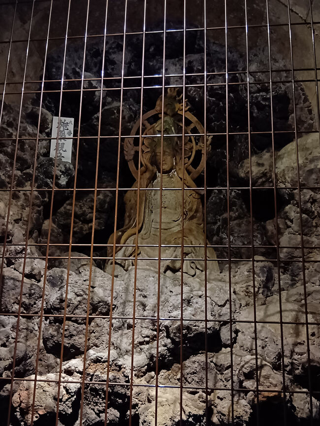 一つ一つ石仏に名前が付いていますが追いきれません。