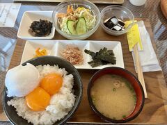 途中ドライブインの針テラスで卵かけご飯で昼食

たまご店[IBURI-KOBO 針ﾃﾗｽ店]